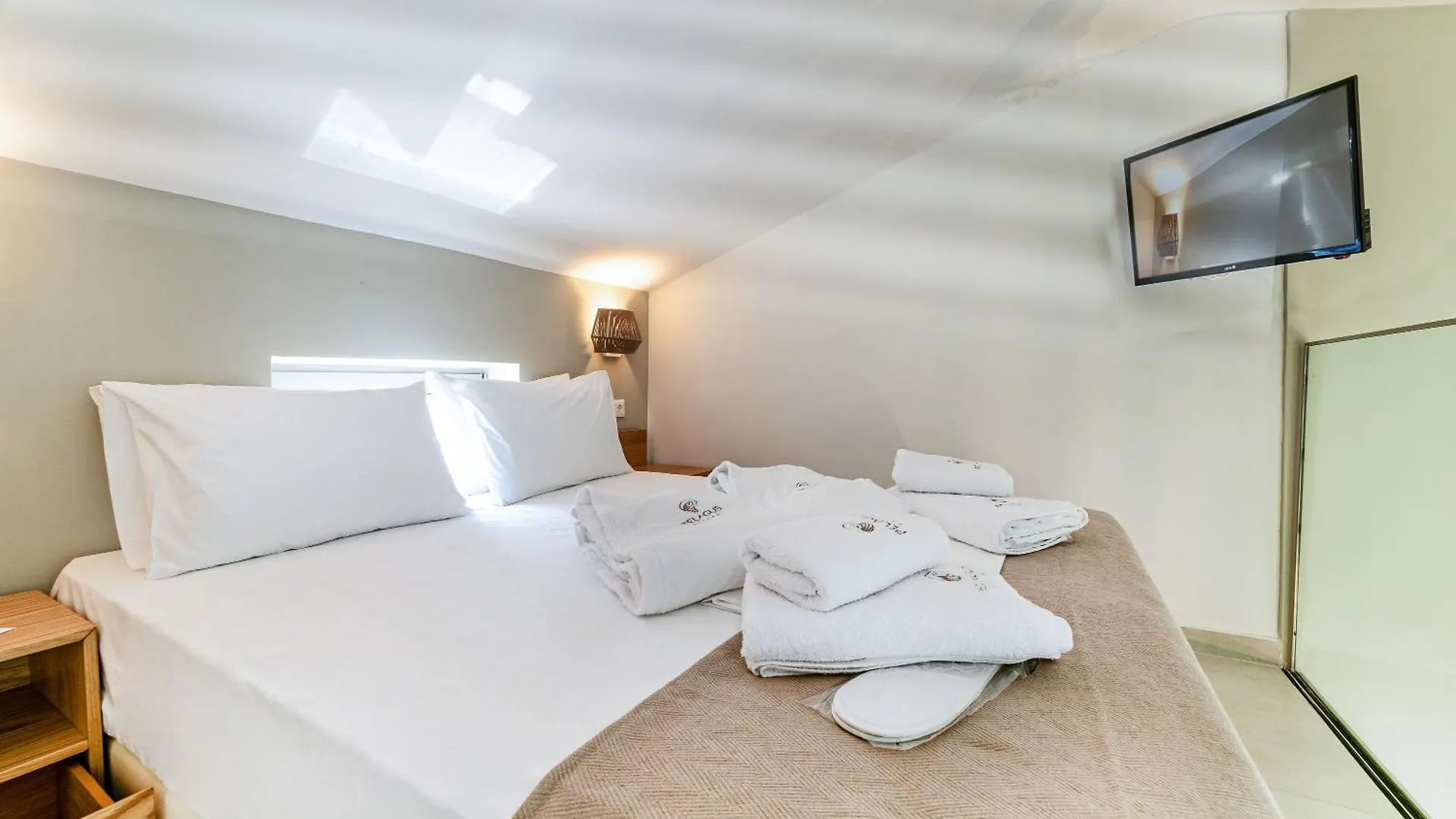 Pelagus Luxury Villas Polychrono